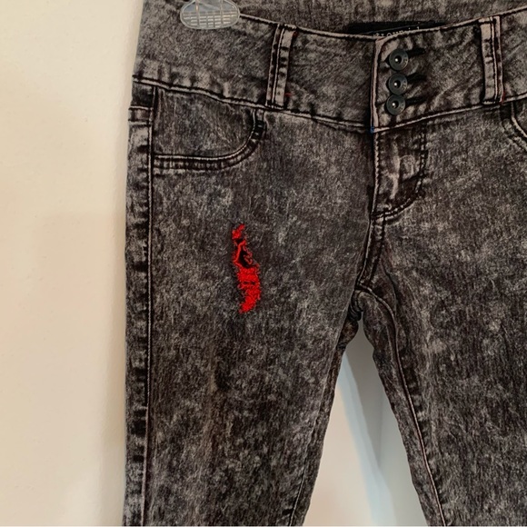 Hot Topic Lovesick Stonewashed Skinny Jeans - Picture 2 of 9